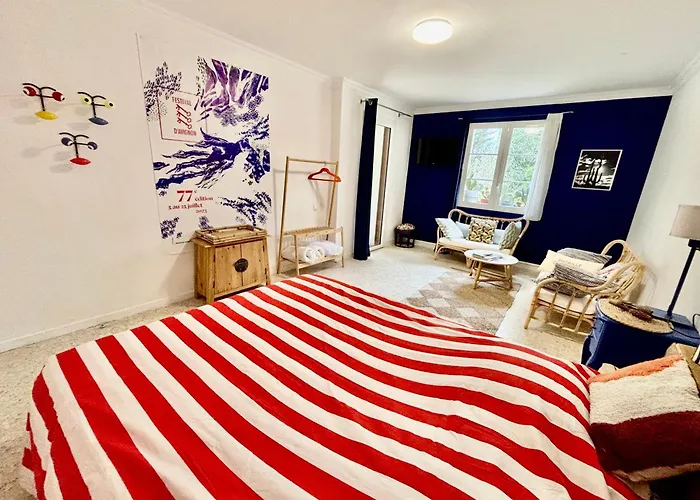 Beau Studio Dans Mas Provencal